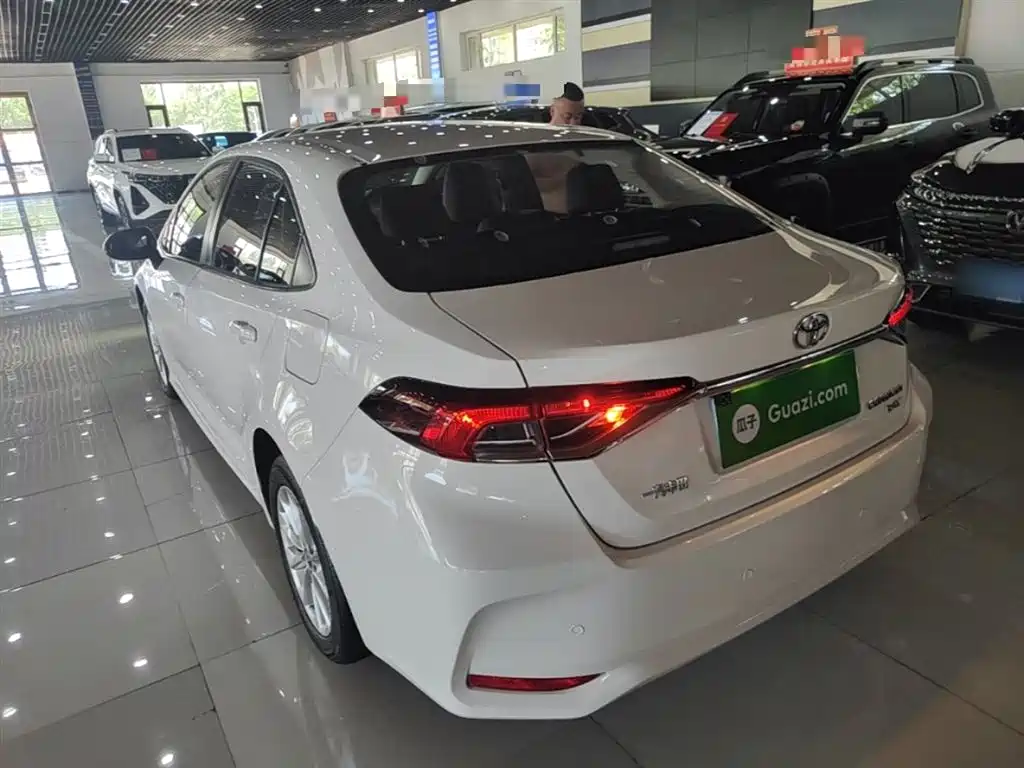 Toyota Corolla 2021 1.2T S-CVT Elite PLUS Edition фото 5