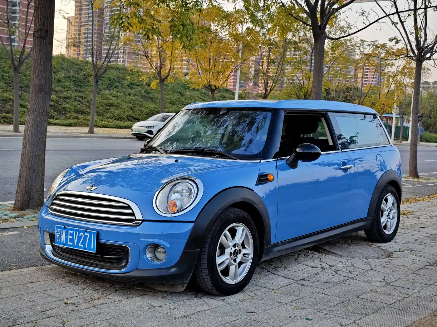 MINI CLUBMAN 2013 2011 1.6L ONE