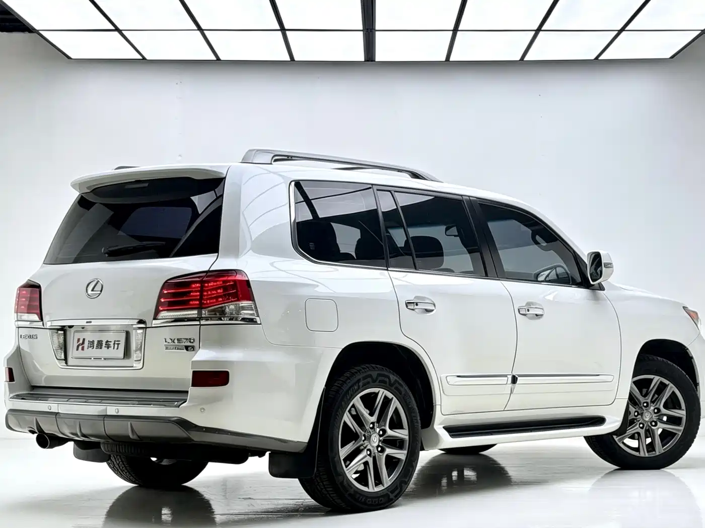 Lexus LX фото 4