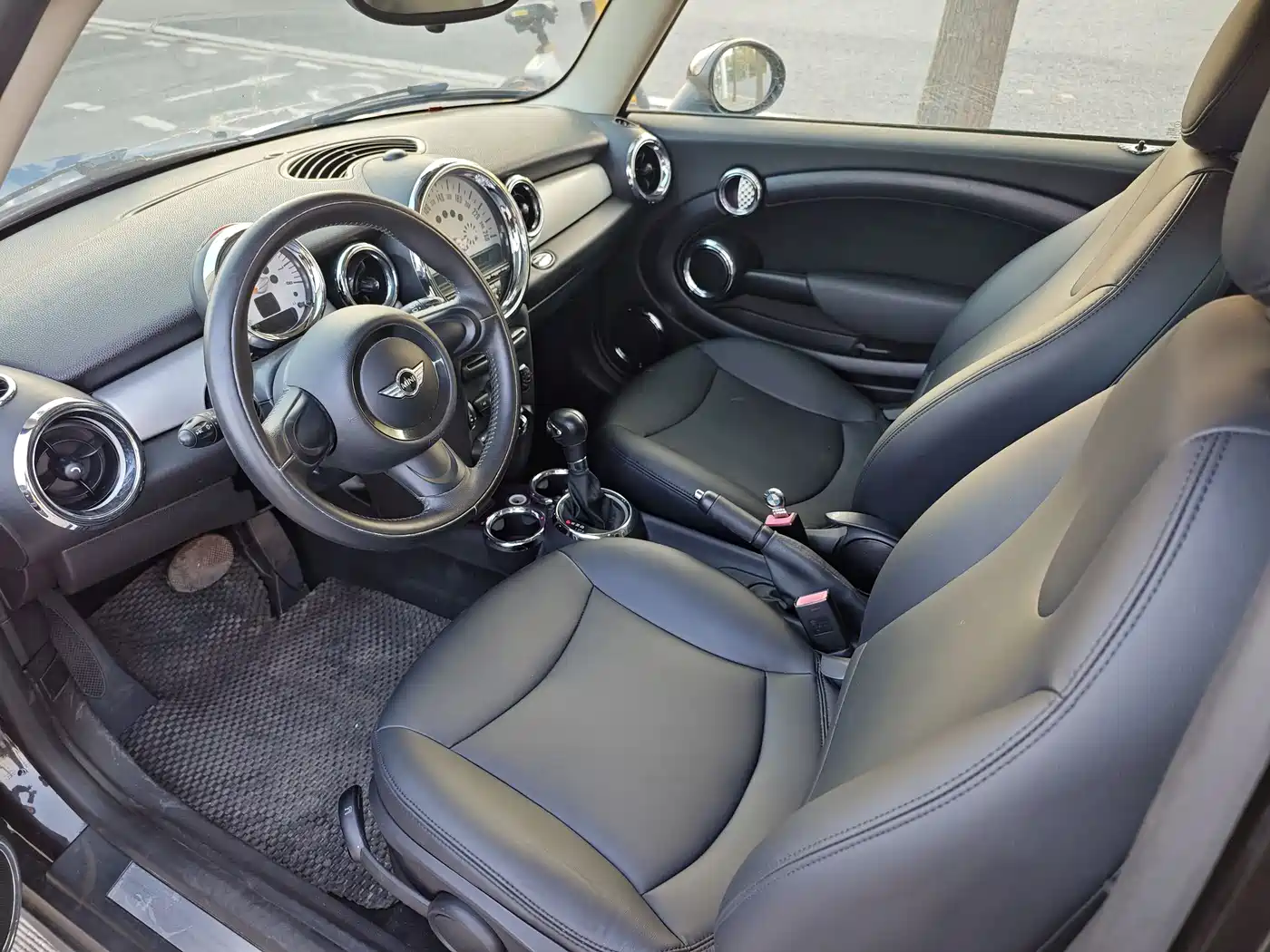 MINI CLUBMAN 2013 2011 1.6L ONE