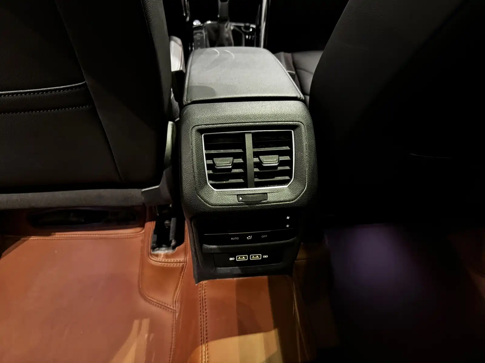 صورة 14 - Volkswagen Tayron