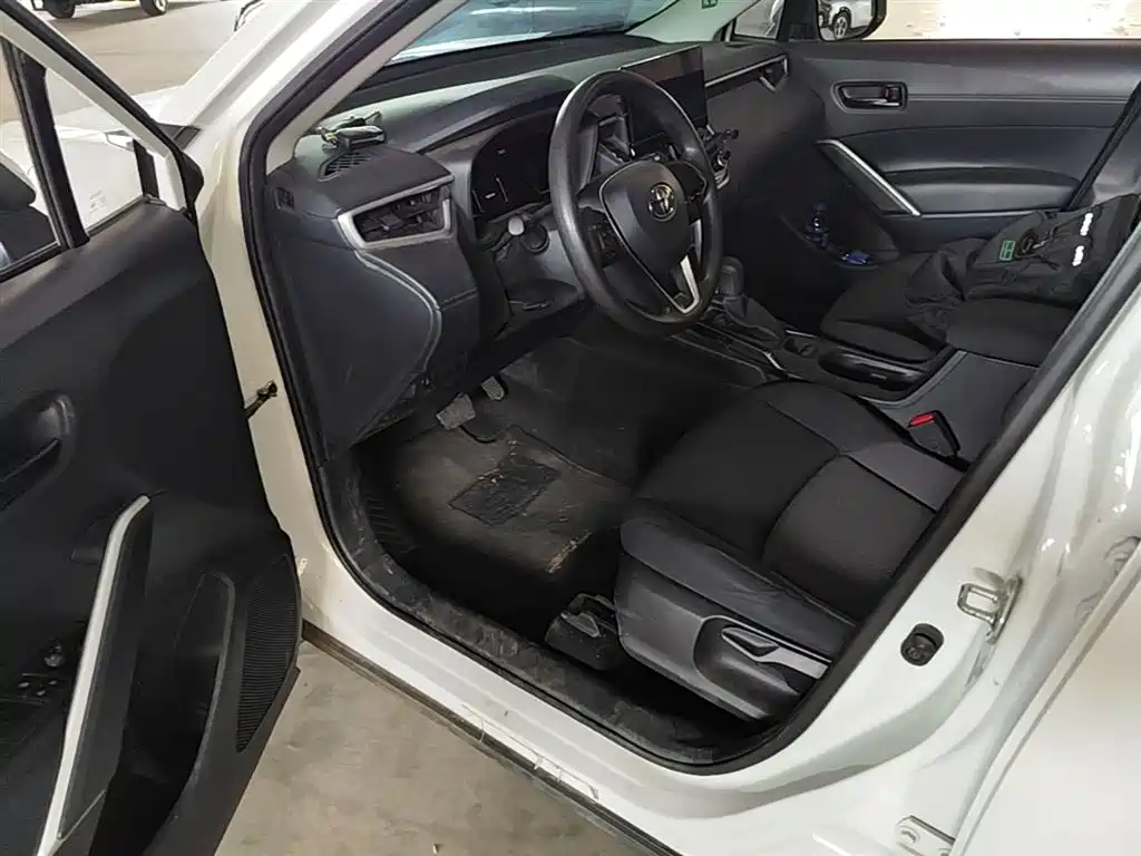 Toyota Frontlander 2023 2.0L CVT Elite Edition фото 23
