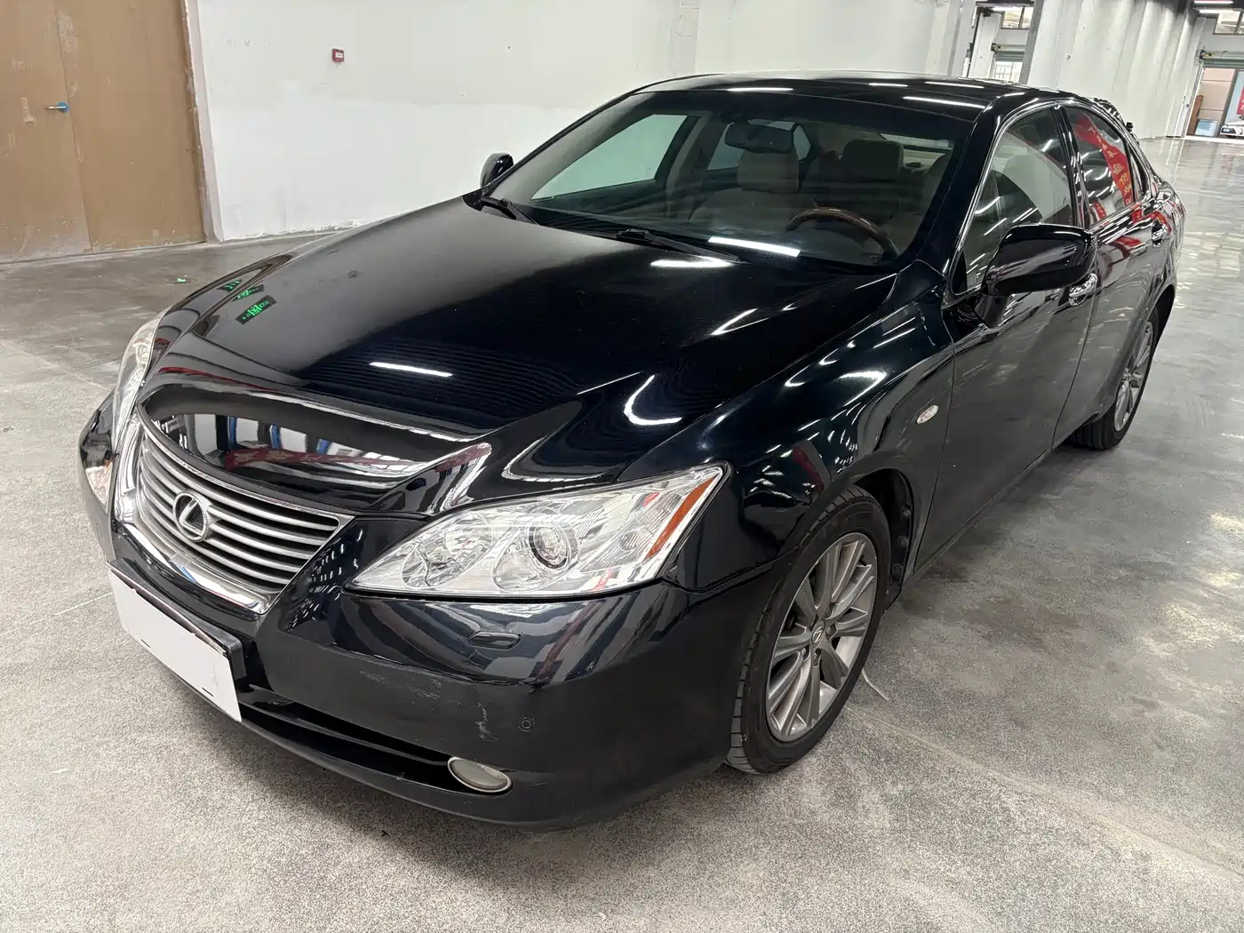 Photo 1 - Lexus ES