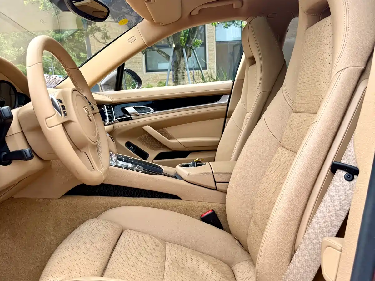Porsche Panamera 2014 Panamera 4 3.0T фото 10