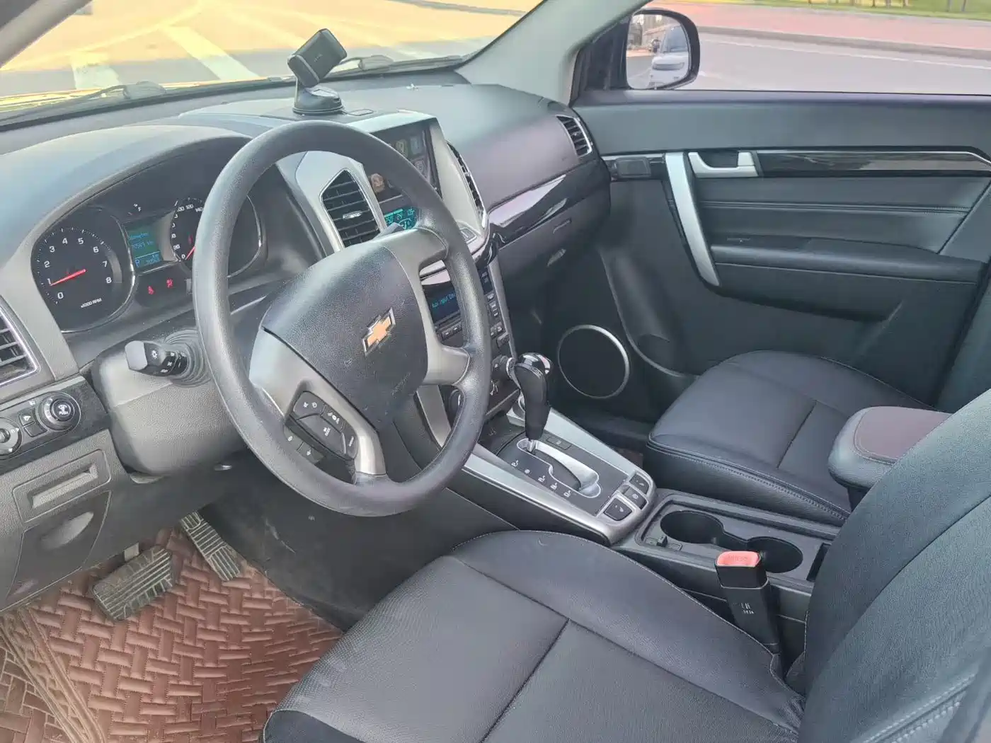 Chevrolet Captiva 2017 2.4L 2WD Luxury Edition 7-Seater фото 5