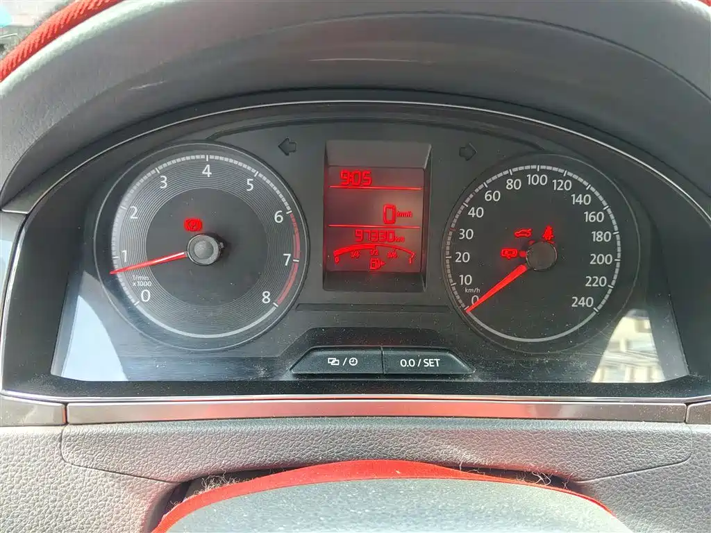Volkswagen Santana 2016 1.6L Manual Comfort Edition фото 8