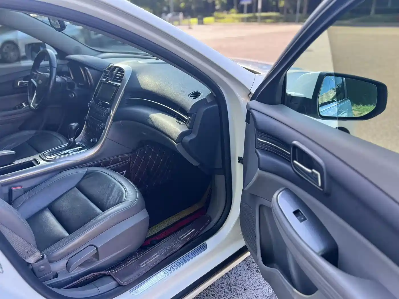 Chevrolet Malibu 2013 2.0L Automatic Luxury Edition фото 10