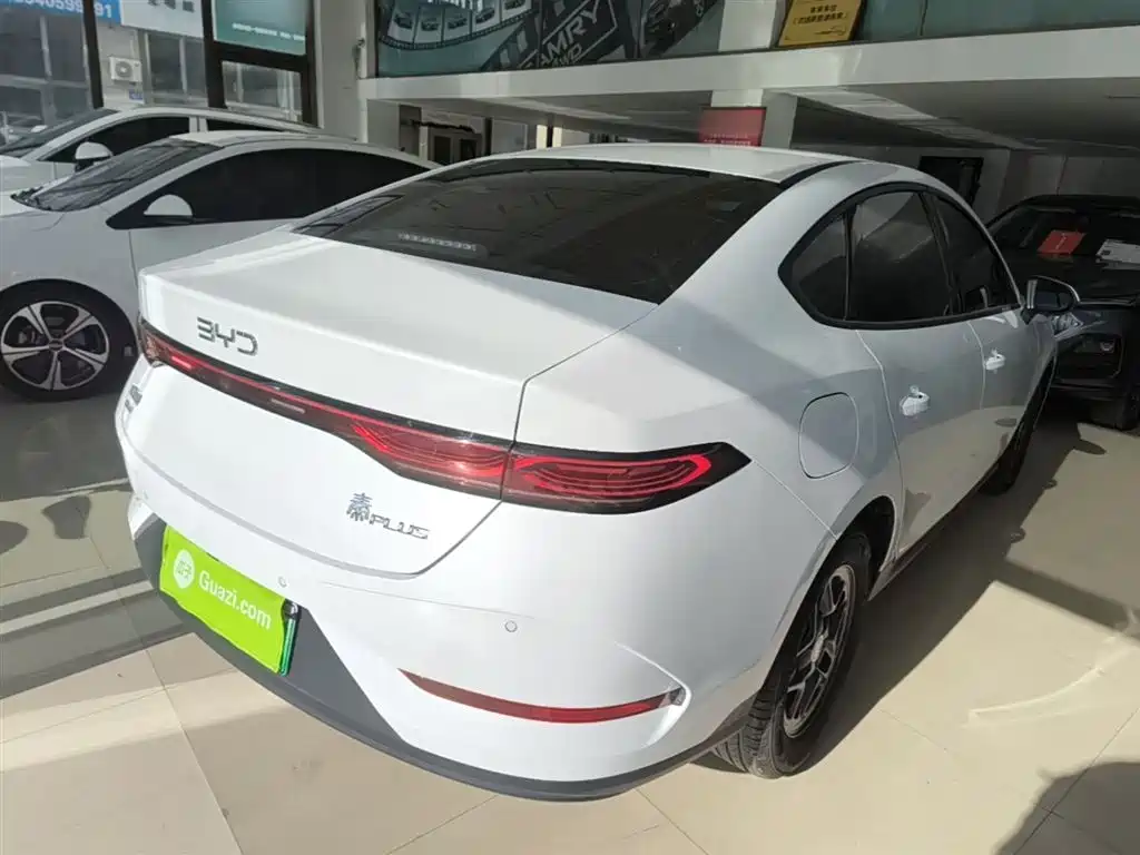 BYD Qin PLUS 2025 DM-i Smart Drive 55KM Leader фото 7