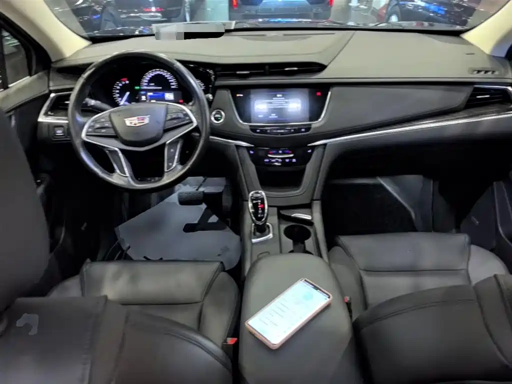 Cadillac XT5 2016 25T Luxury Model фото 10