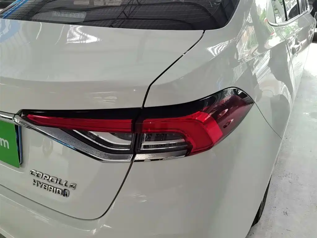 Toyota Corolla 2022 Hybrid 1.8L E-CVT Pioneer Edition фото 8