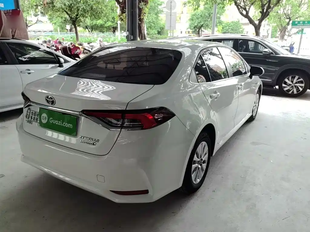 Toyota Corolla 2022 Hybrid 1.8L E-CVT Pioneer Edition фото 7