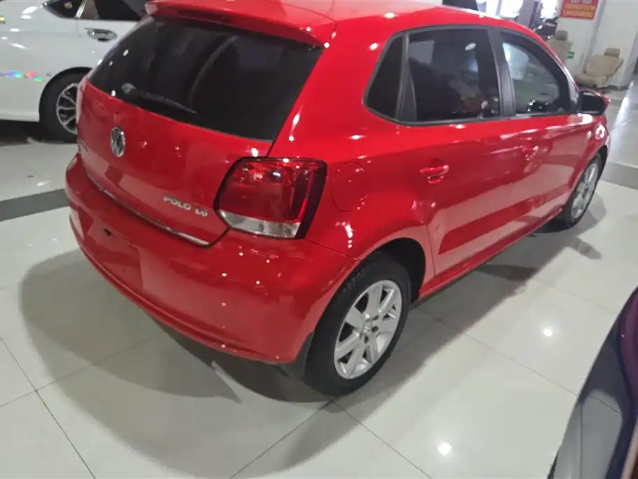 Volkswagen Polo 2013 1.6L Automatic Comfort Edition фото 3