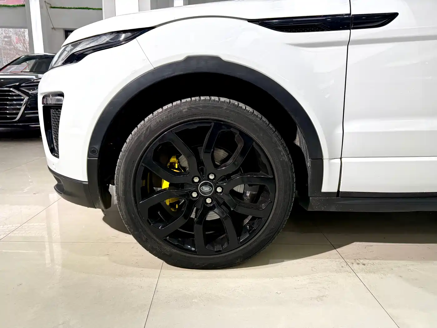 Land Rover Range Rover Evoque 2018 240PS SE DYNAMIC Smart Edition фото 5