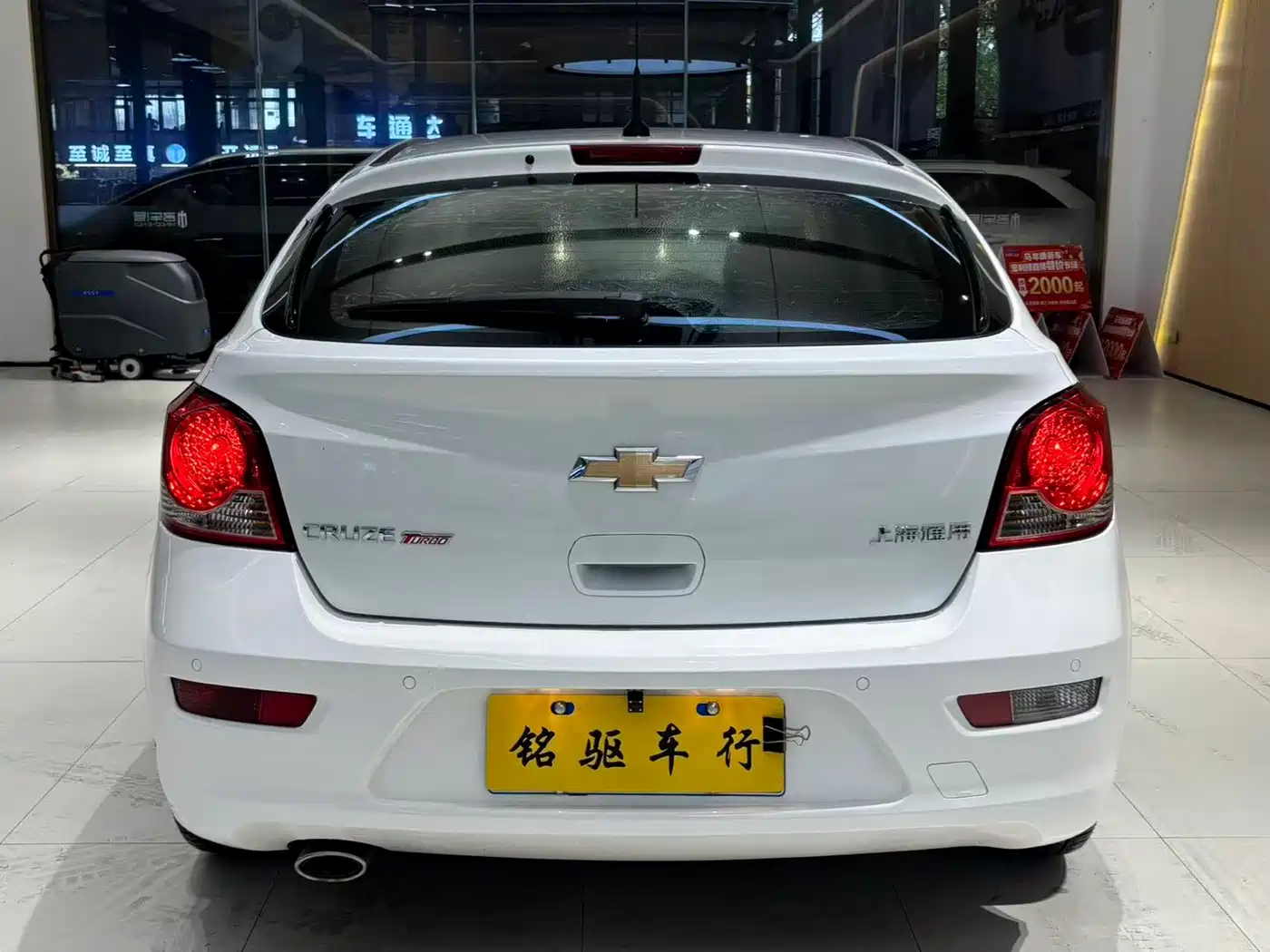 Chevrolet Cruze 2013 Hatchback 1.6L Automatic Luxury фото 5