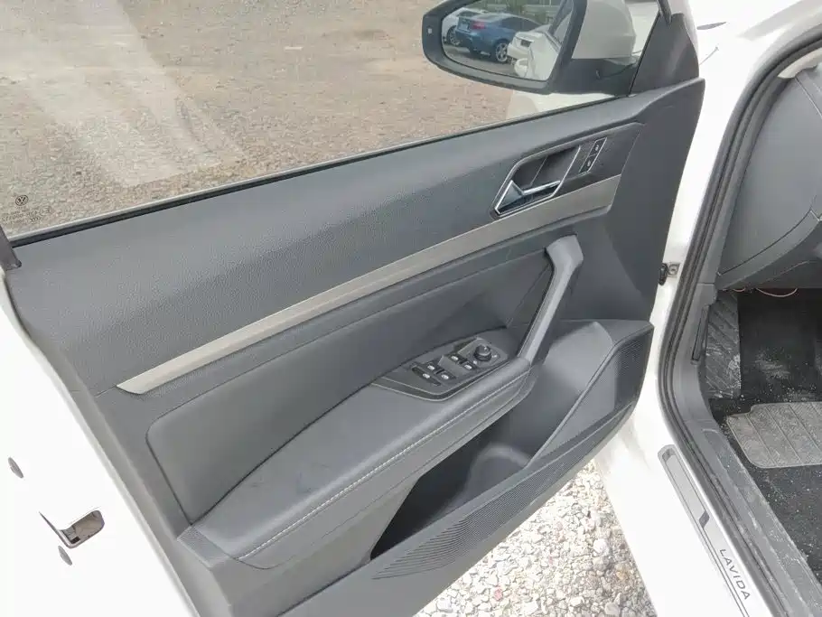 Volkswagen Lavida, миниатюра 6