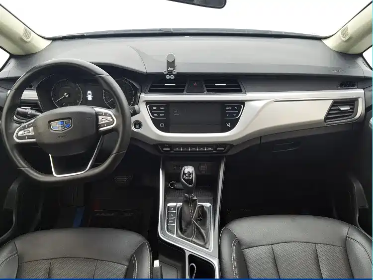 Фото 6 - Geely Vision X3
