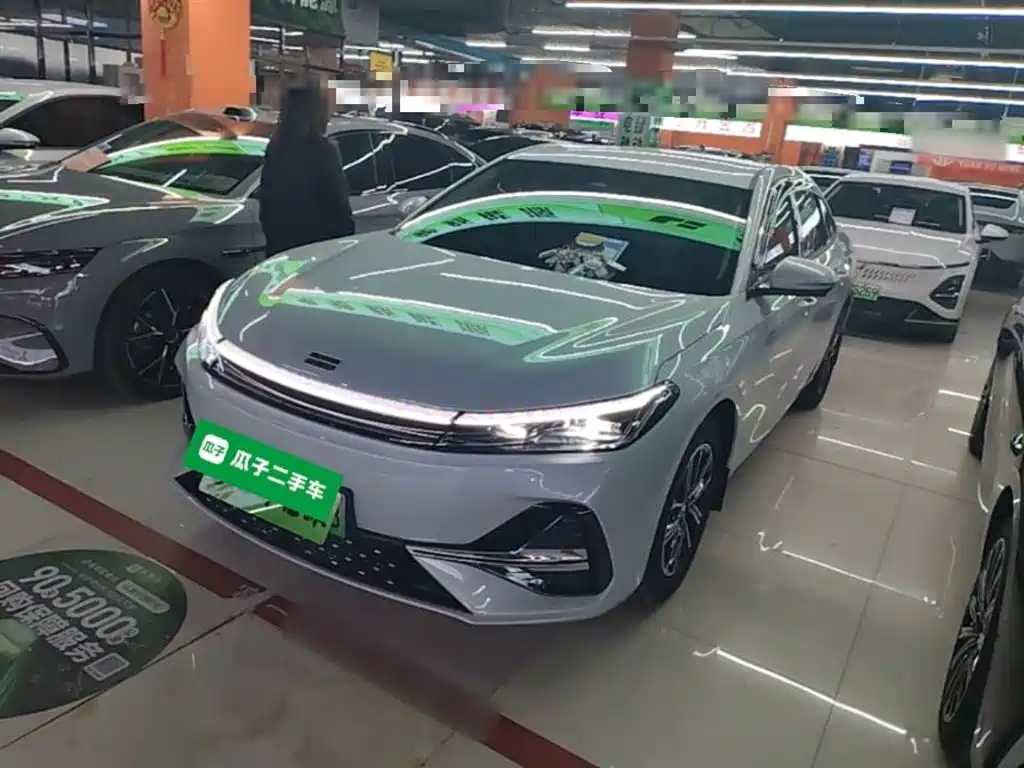 Geely Galaxy Galaxy A7 2025 EM-i 70km Luxury Edition
