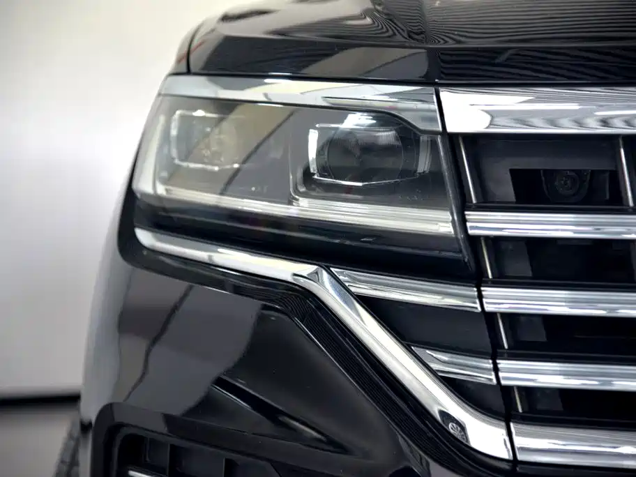 Фото 4 - Volkswagen Touareg