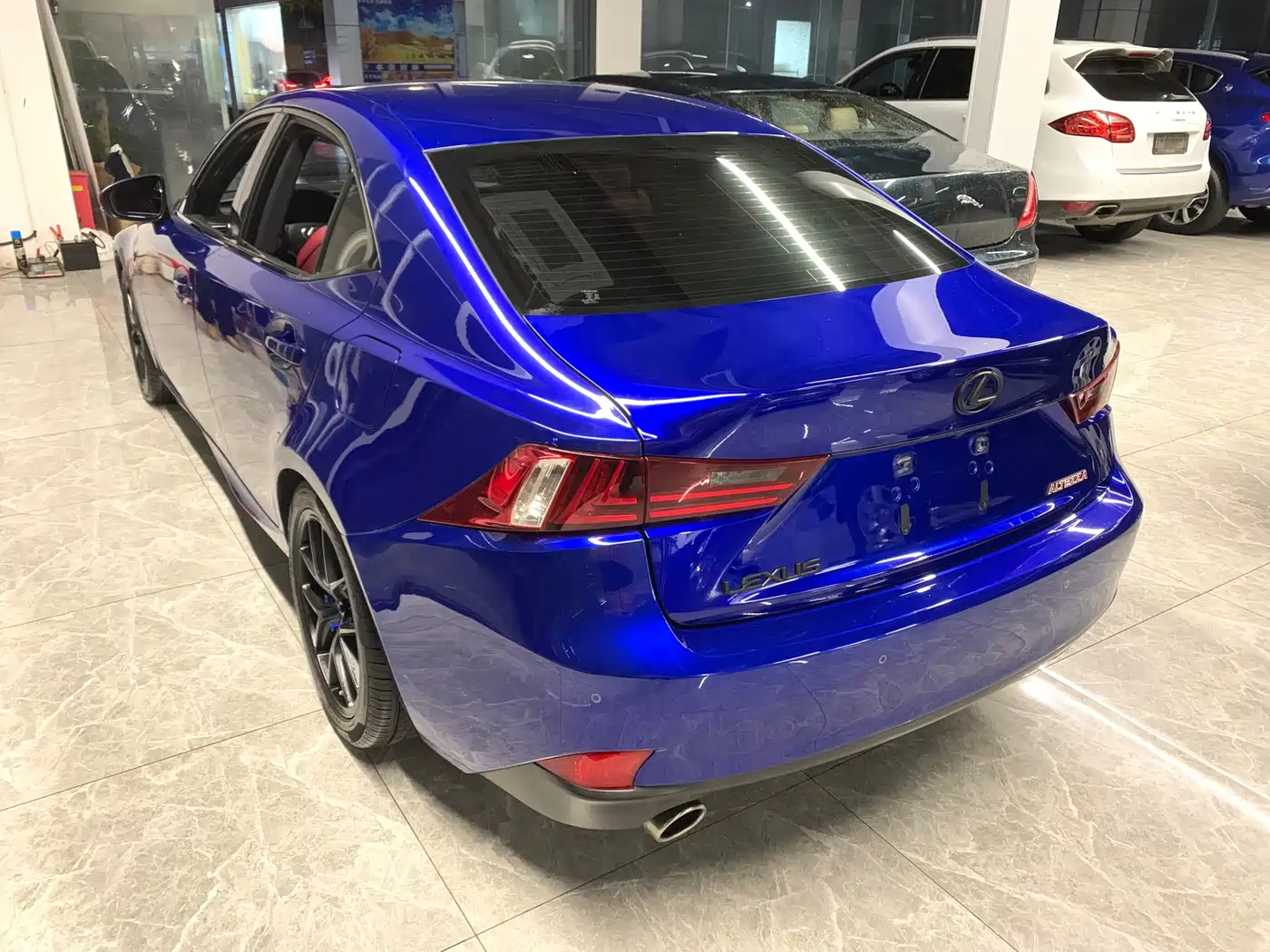 Lexus IS 2015 200t F SPORT фото 18