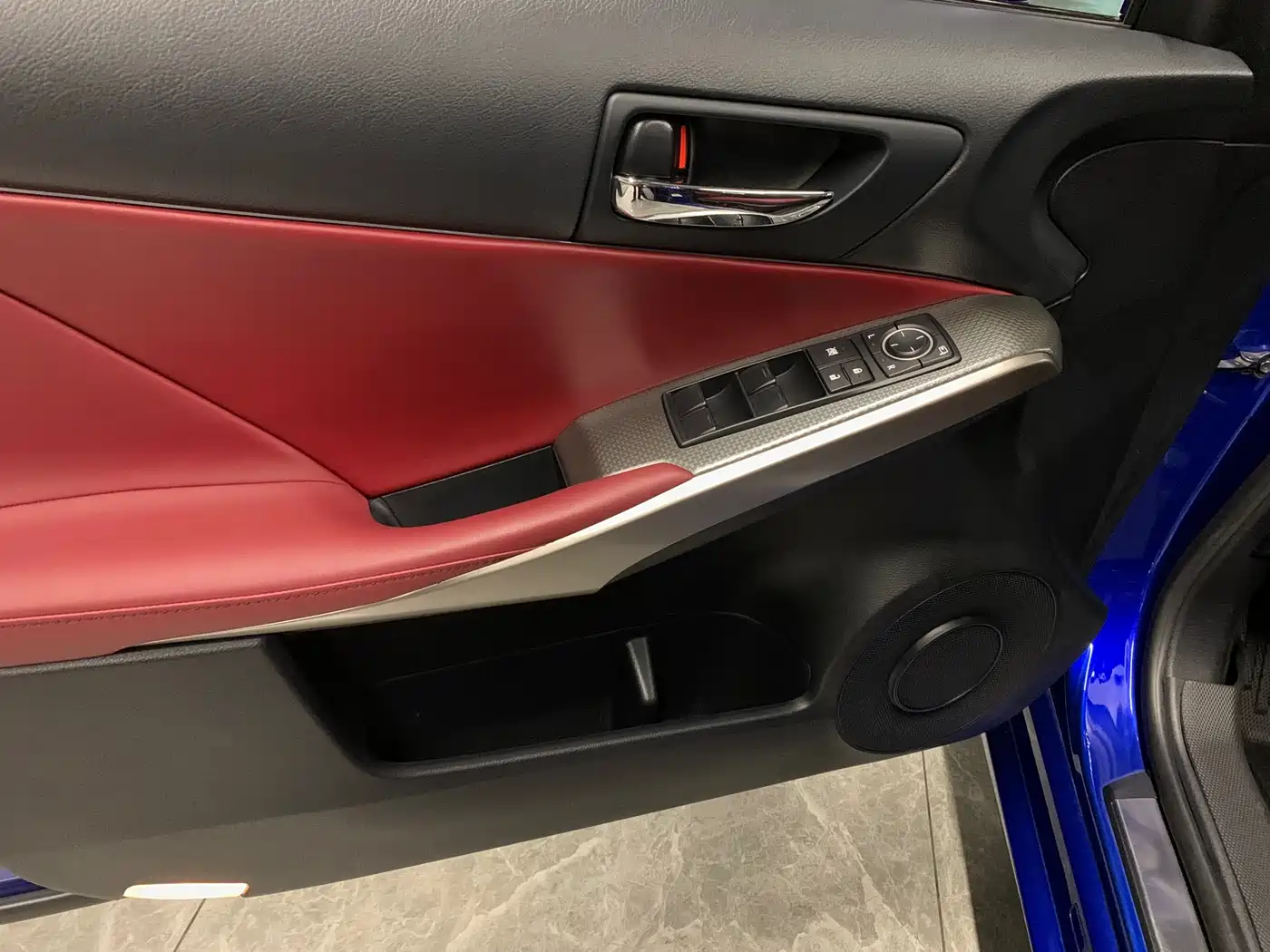 Lexus IS 2015 200t F SPORT фото 4
