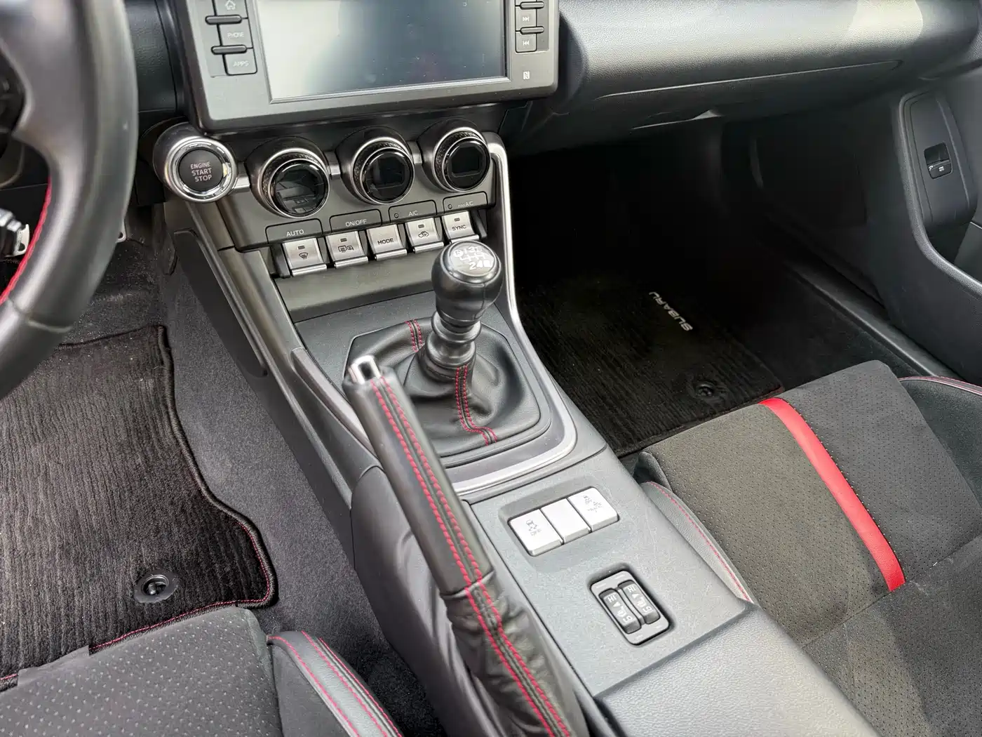 Subaru BRZ 2022 2.4L Manual фото 7