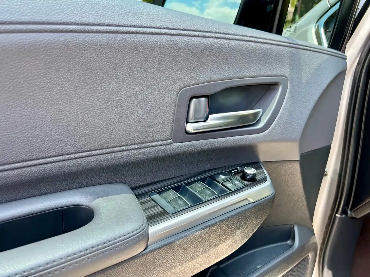 Toyota Sienna 2021 2.5L Hybrid Ultimate Edition фото 8