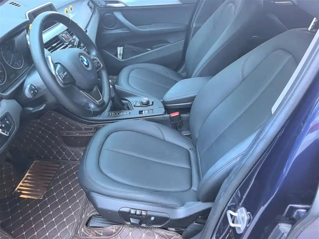 BMW X1 2016 sDrive18Li Premium Model фото 18