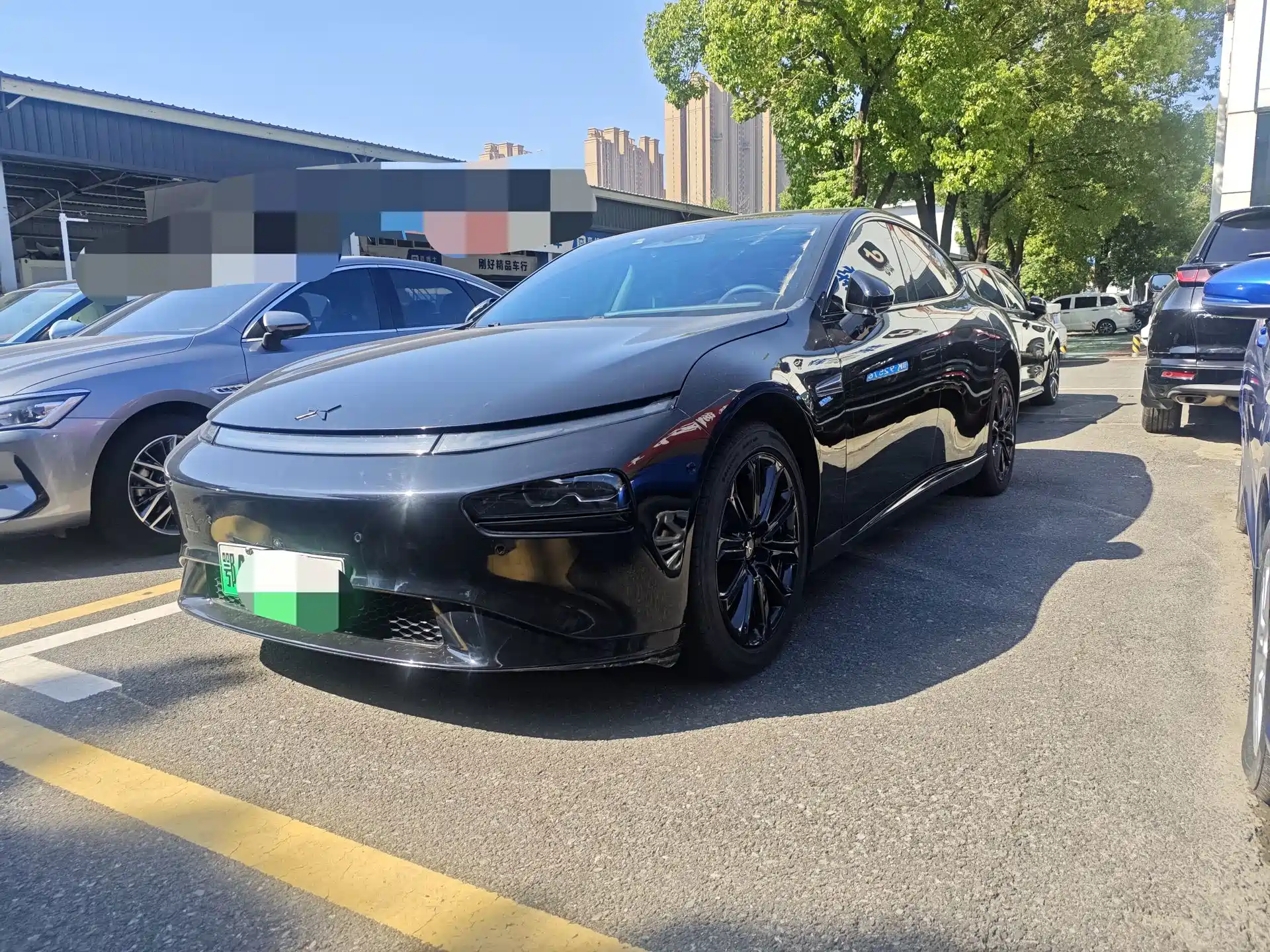 Фото 1 - XPeng P7