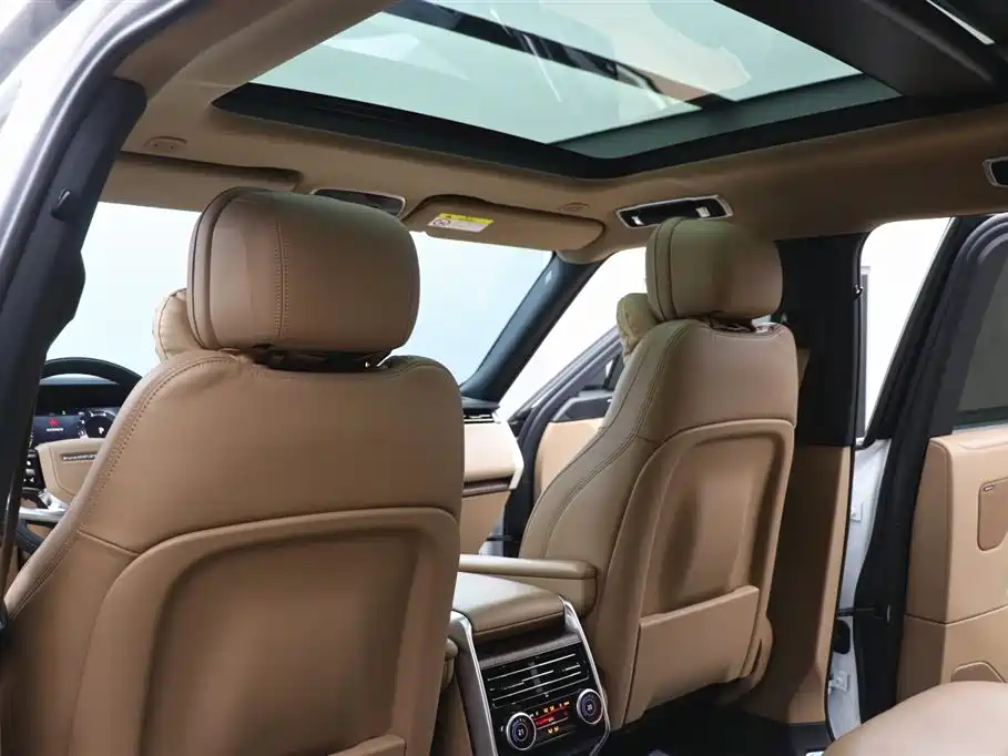 Land Rover Range Rover 2024 3.0 L6 400PS Golden Age Extended 7-Seater фото 21