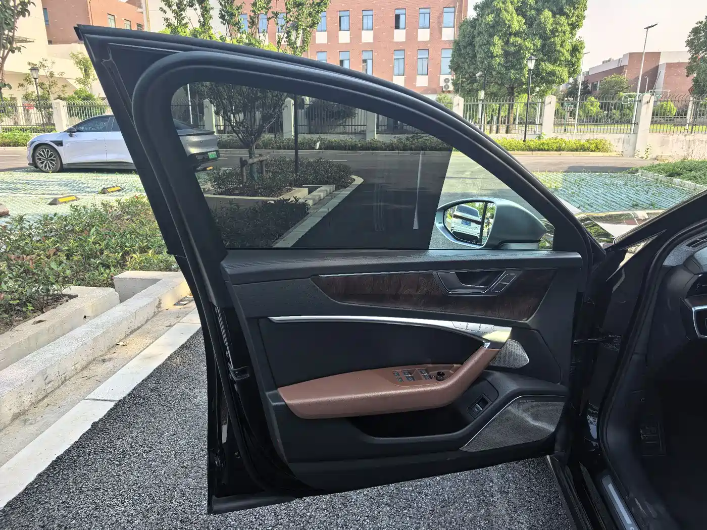 Audi A6 (Import) 2020 allroad quattro Explorer 55 TFSI Premium Off-Road фото 5
