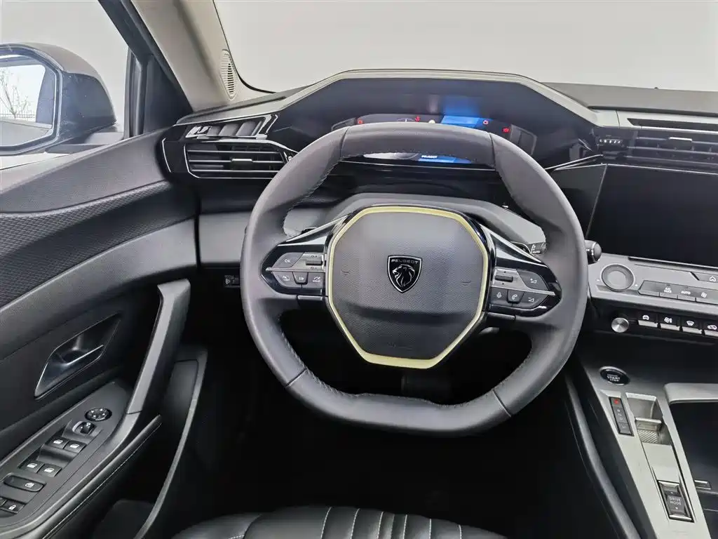 Peugeot 408X 2023 Gravity Edition фото 11