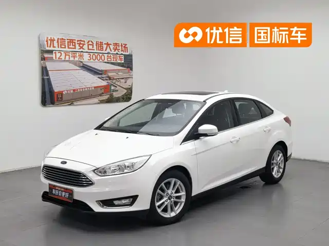 Ford Focus 2017 Sedan EcoBoost 180 Automatic Elite — фото 1
