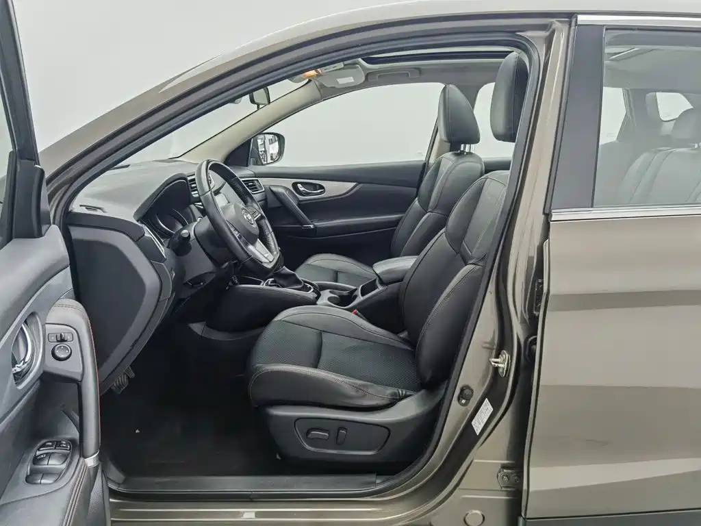 Фото 10 - Nissan Qashqai