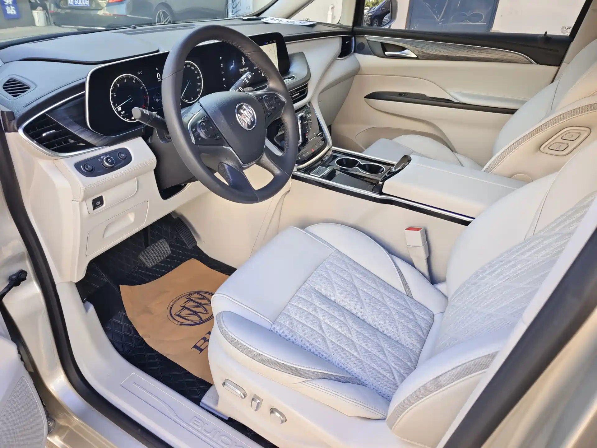 Photo 10 - Buick GL8