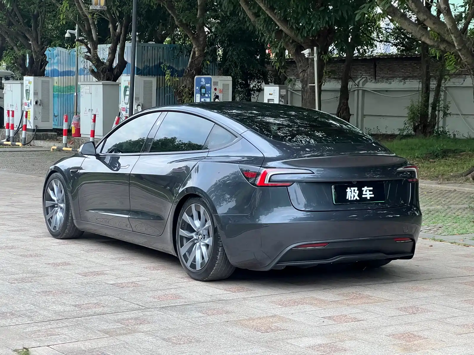 Фото 7 - Tesla Model 3