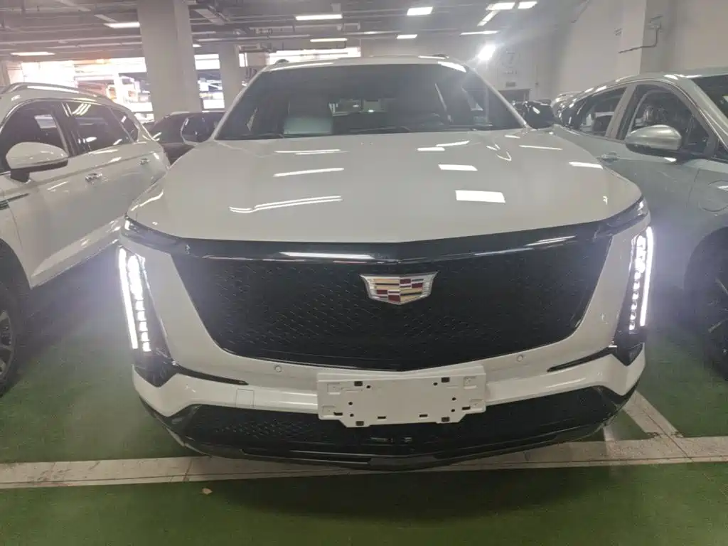 Фото 3 - Cadillac XT5