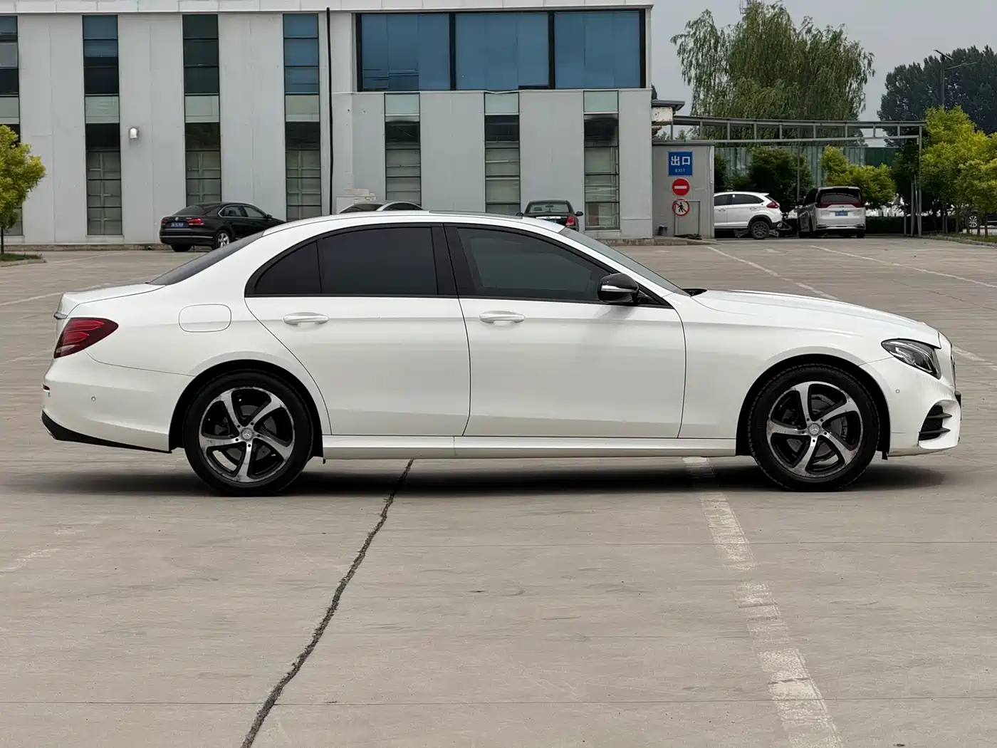 Mercedes-Benz E-Class 2017 E 200 Sport фото 8