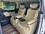 Фото 22 - Toyota Vellfire