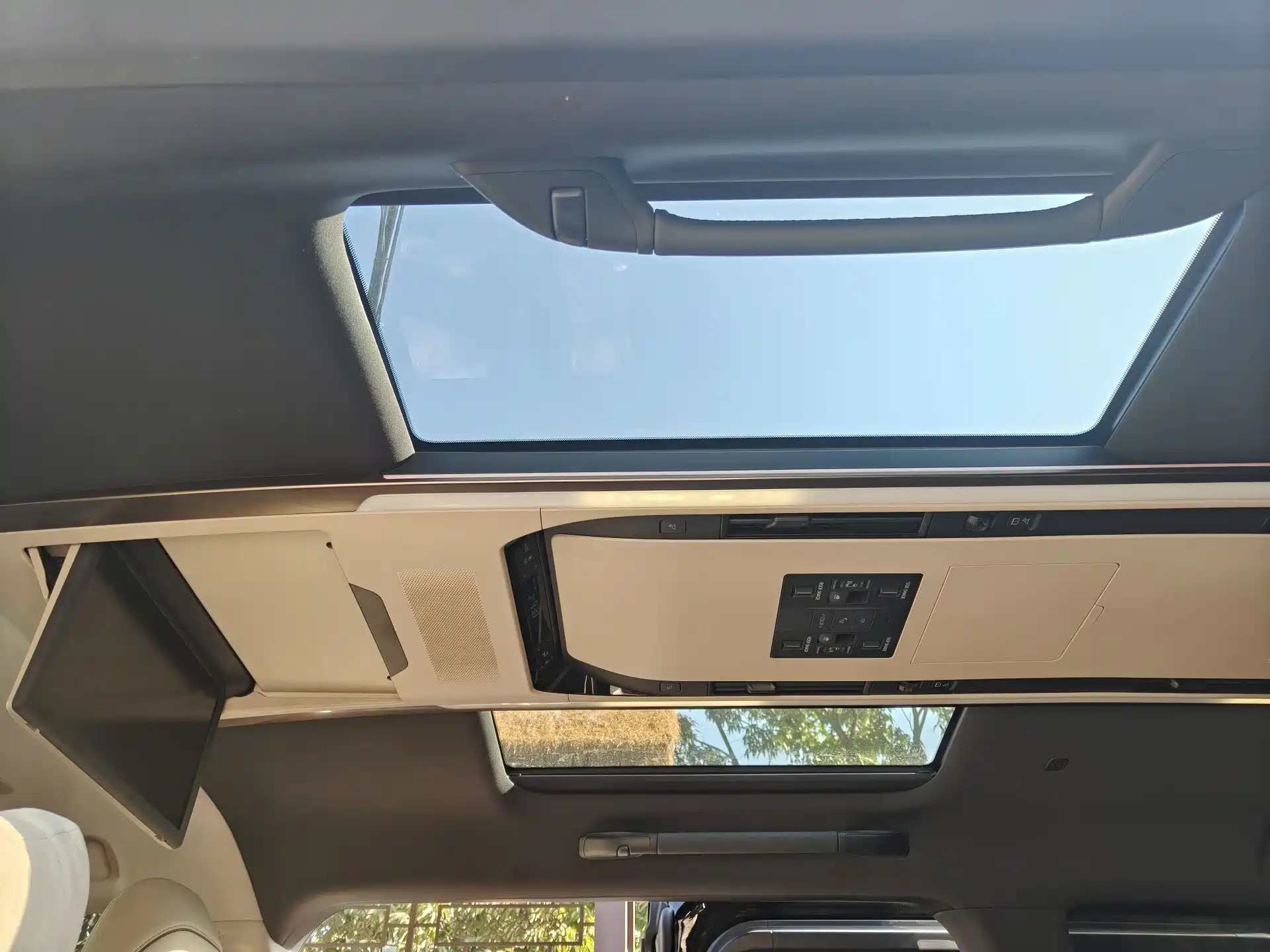 Фото 12 - Toyota Vellfire