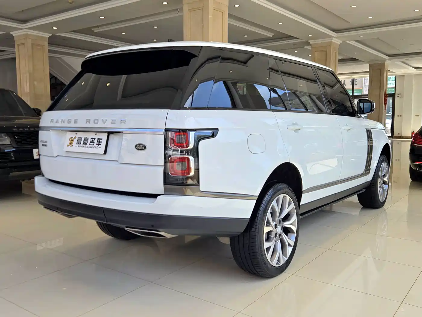 Land Rover Range Rover 2018 3.0 SC V6 Vogue Heritage Extended Edition фото 4