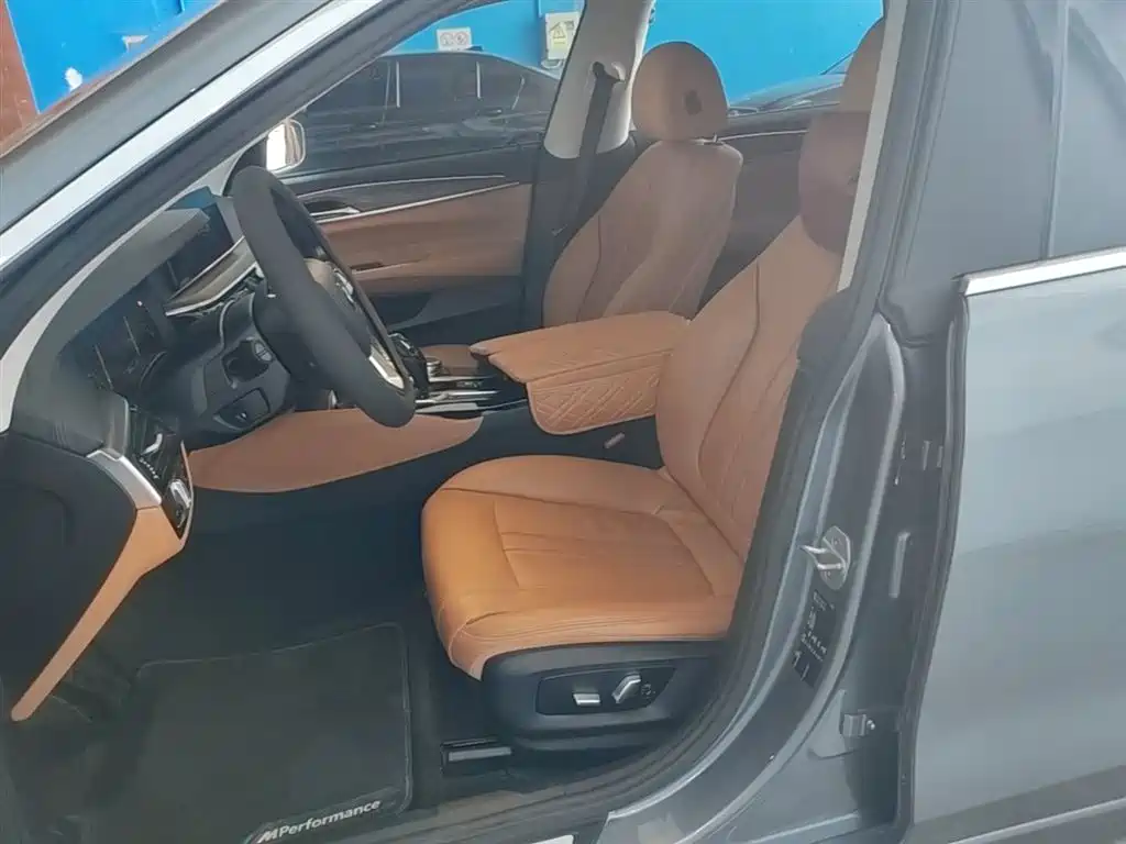 BMW 6 Series GT 2020 630i Luxury Design Package фото 15