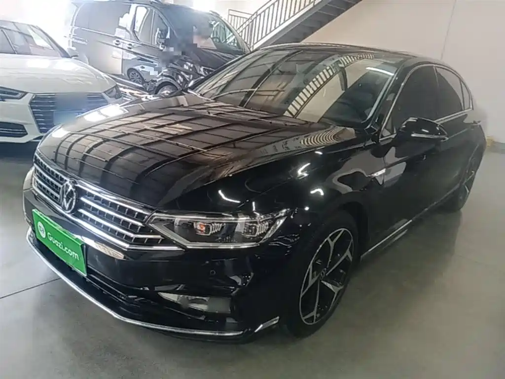 Volkswagen Magotan 2023 2 Million Units Anniversary Edition 330TSI DSG Leading Type