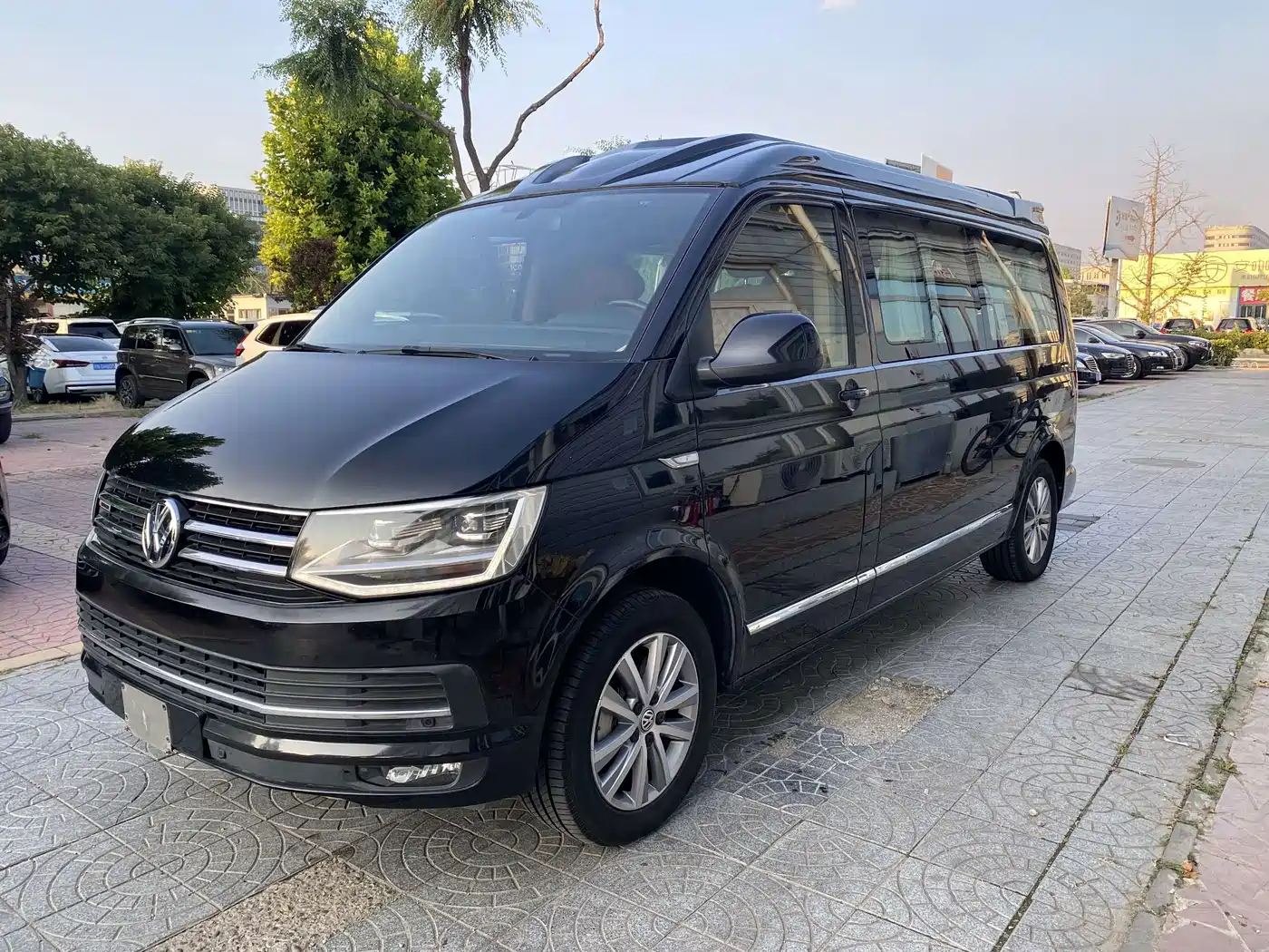 Volkswagen Caravelle 2017 2017 2.0TSI 4WD Luxury 7-Seater