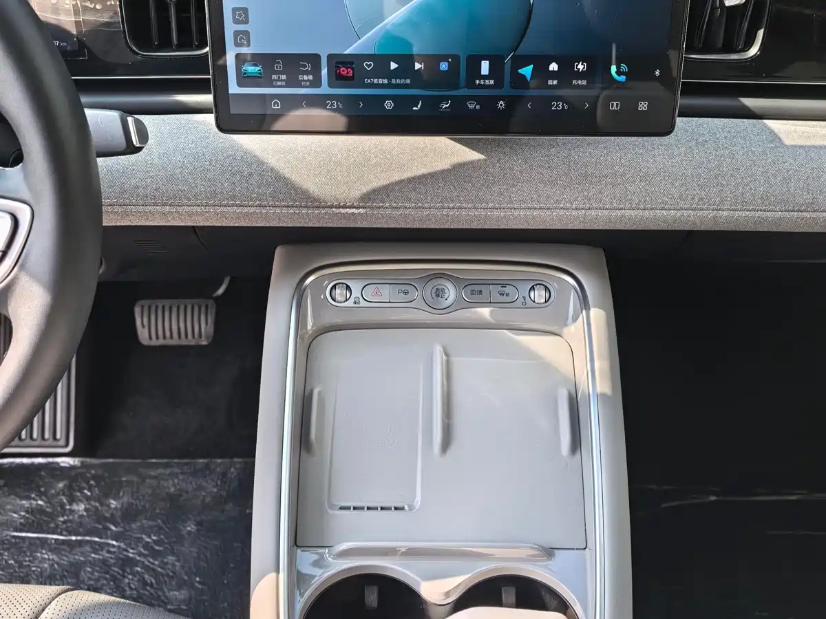 BYD Hai Shi 05 EV 2025 520KM Smart Navigation Edition фото 7