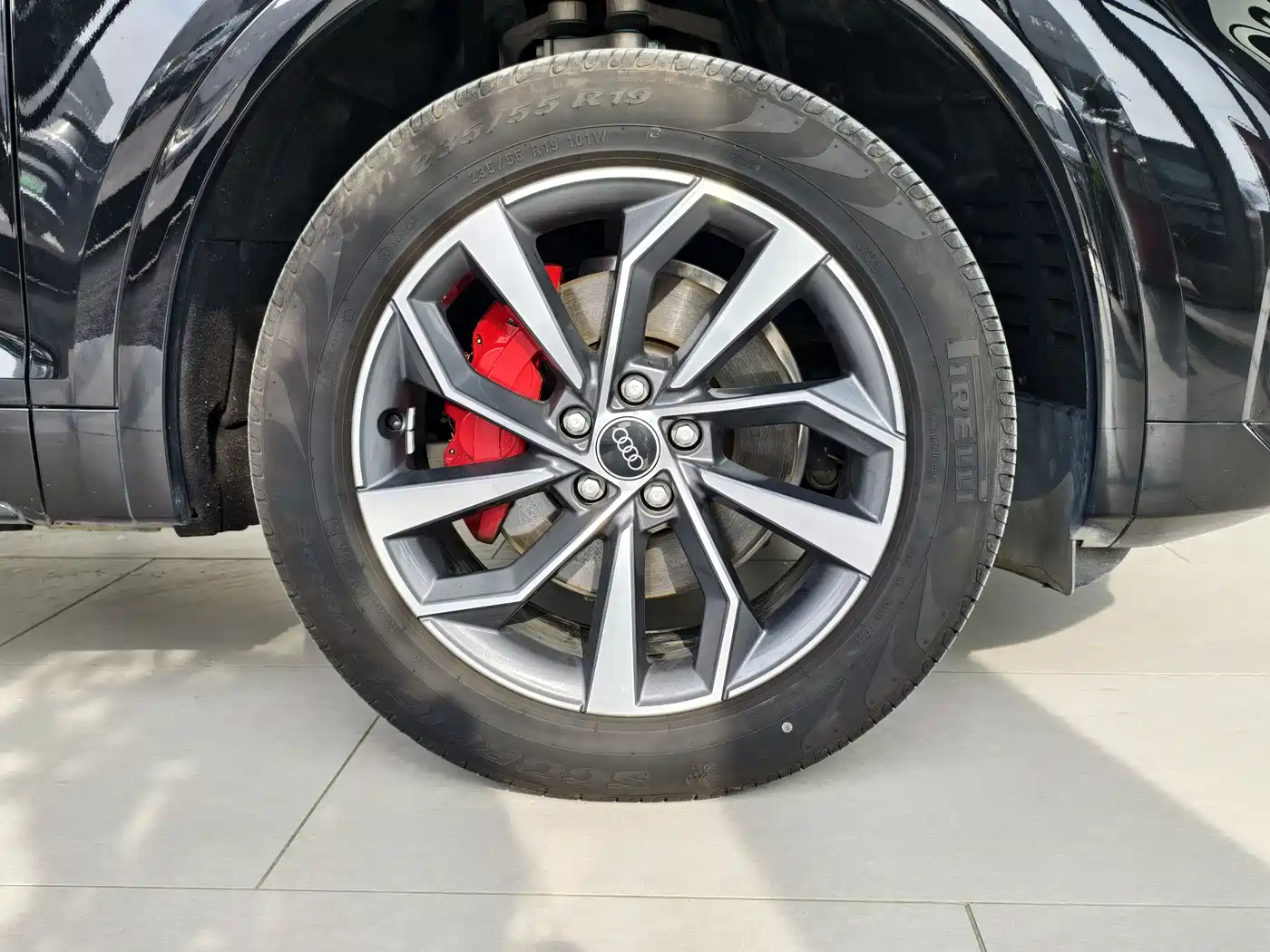 Audi Q5L 2024 Model 40 TFSI Luxury Dynamic фото 16