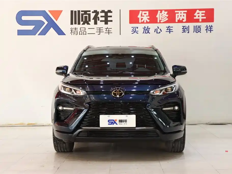 Toyota Wildlander 2020 2.0L CVT AWD Premium Edition фото 2