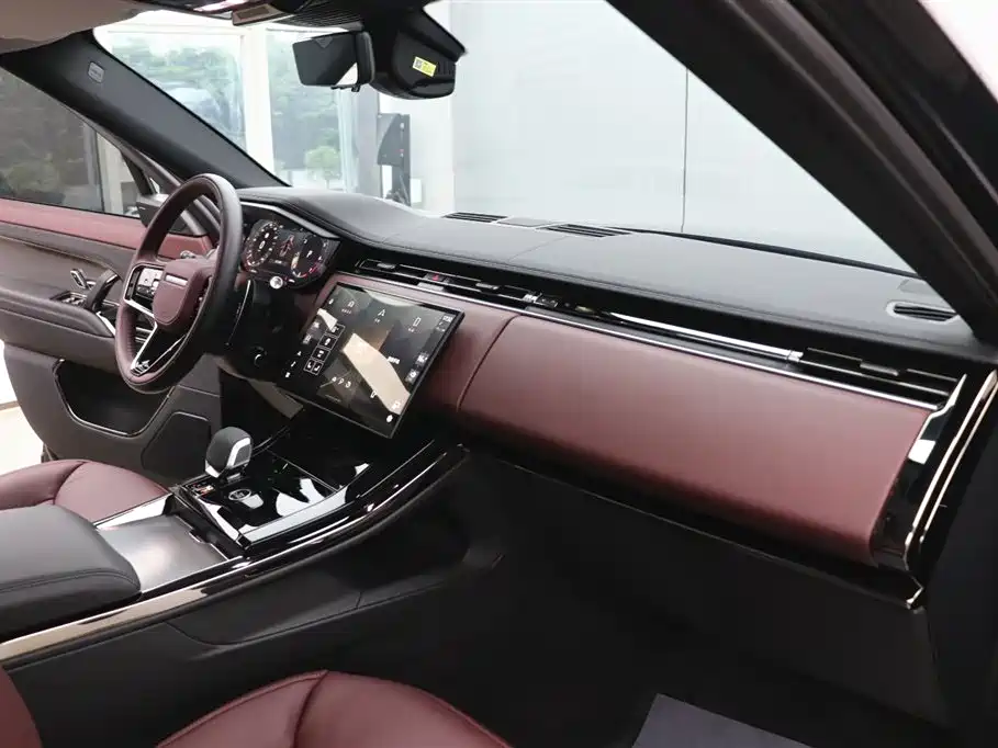 Land Rover Range Rover Sport 2024 400PS Dynamic SE фото 21