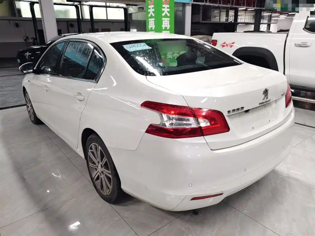 Peugeot 408 2015 Model 1.2T Automatic Luxury Edition фото 23
