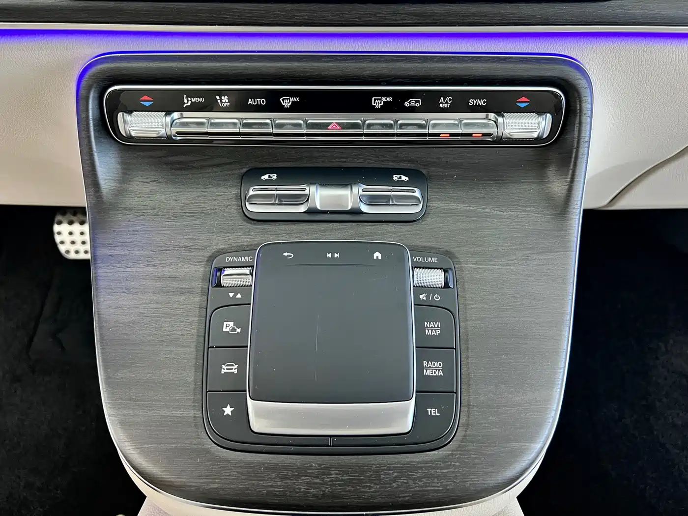 Mercedes-Benz V-Class 2024 V 300 L Long Wheelbase Luxury Edition фото 19