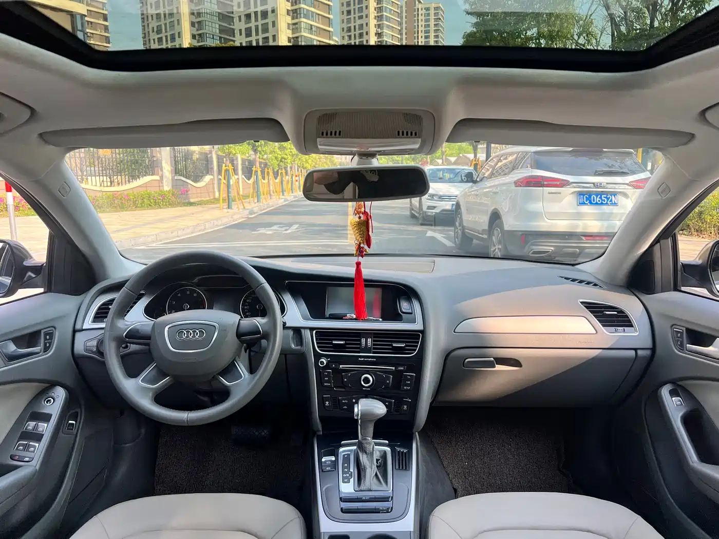 Audi A4L 2013 30 TFSI Automatic Comfort фото 11